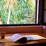 Puravida Divehouse B&B *