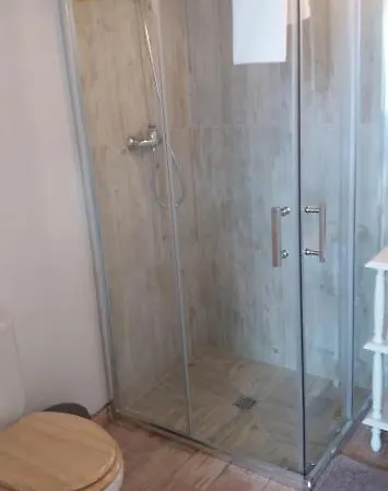 Puravida Divehouse לינה וארוחת בוקר סאגרש