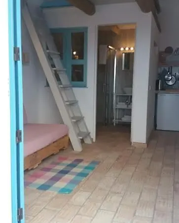 לינה וארוחת בוקר Puravida Divehouse *